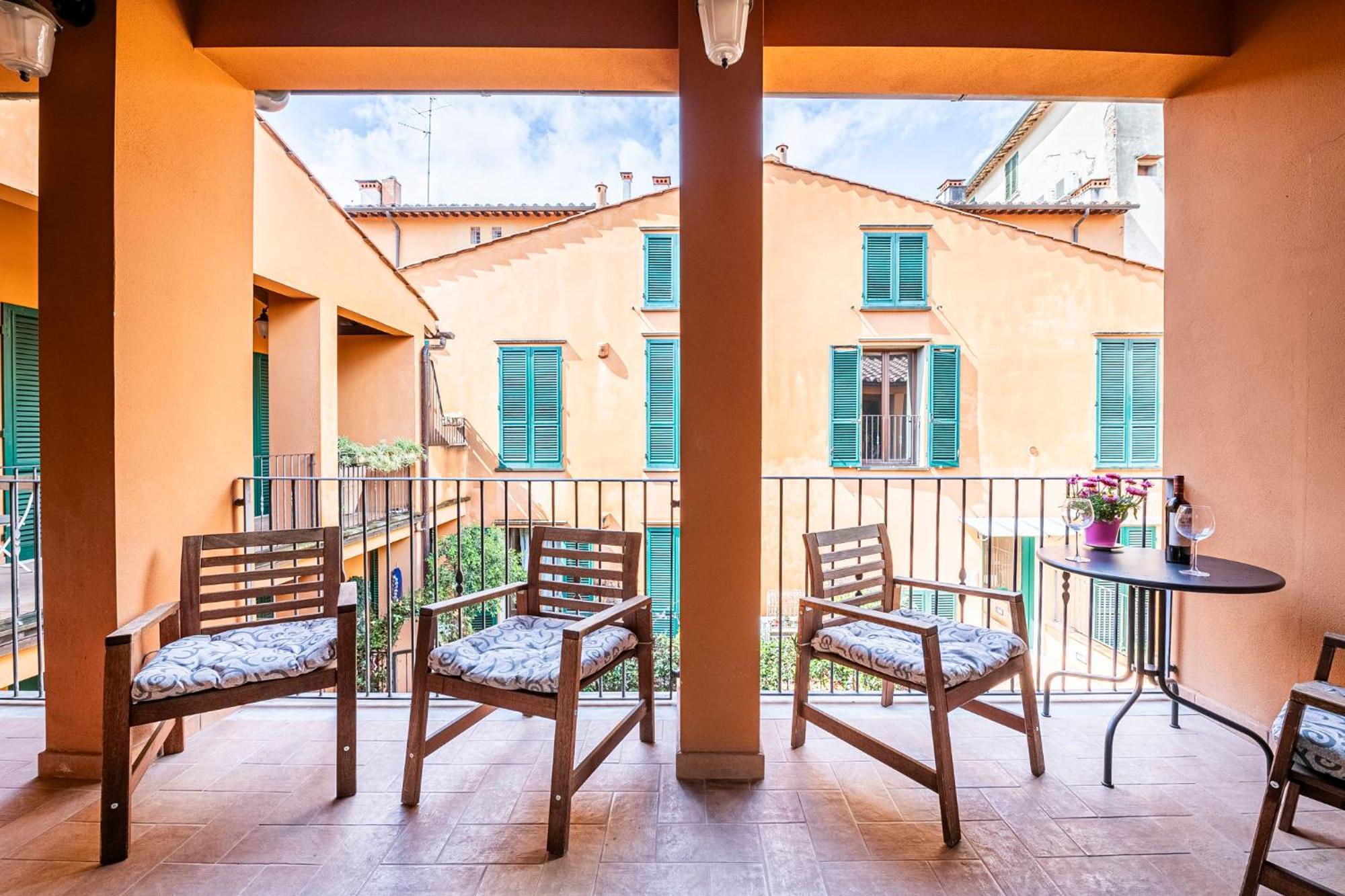 "Once Upon A Time" Cherubini Palace Thematic Apartments Free Parking Florence Exterior photo